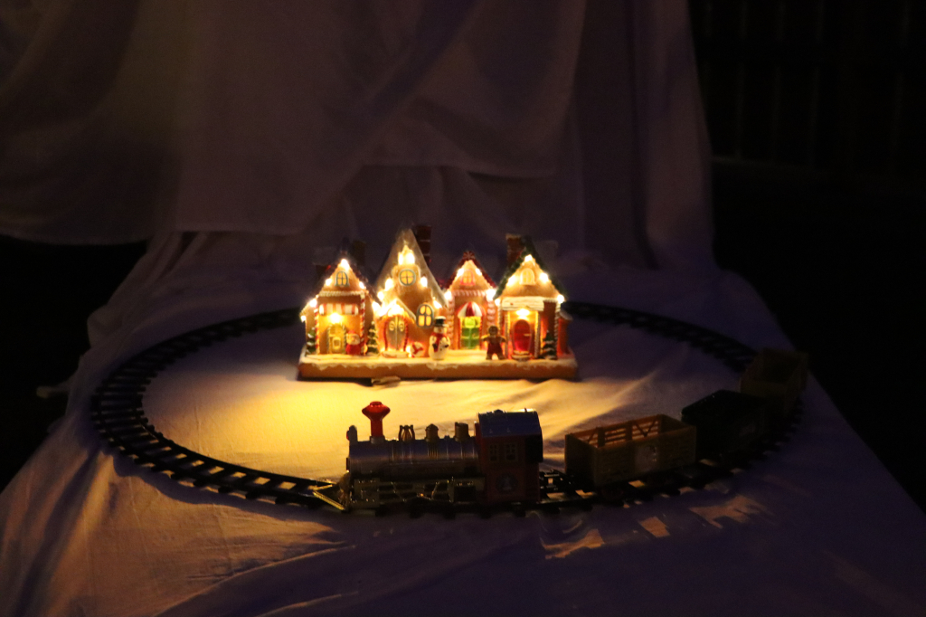 vánoční expres pod stromečkem