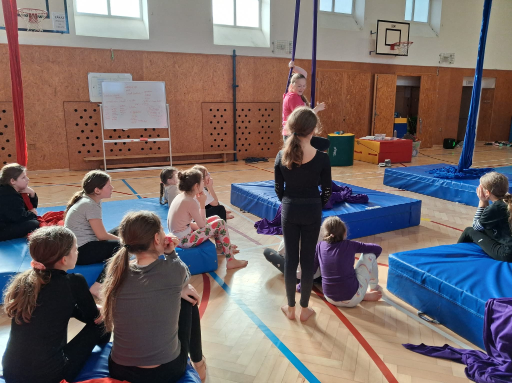 0bfc7643-ae33-4761-ad0d-576aea416e0a.jfif