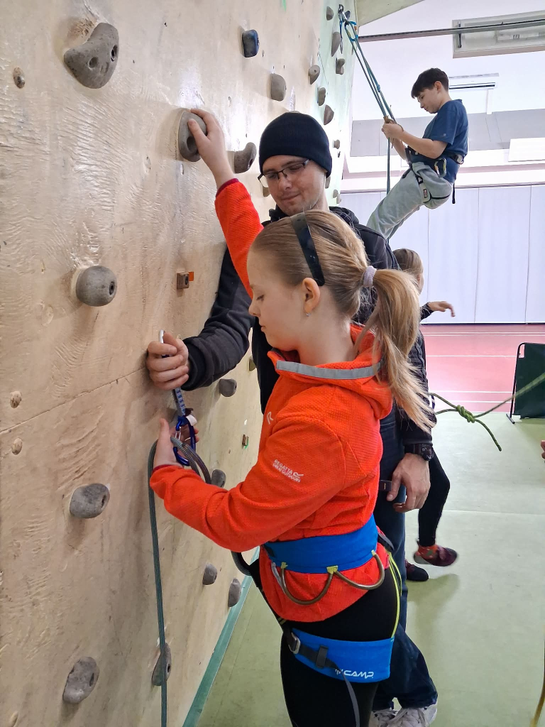 553fefbb-e20d-436a-9708-b1f6d73efdd5.jfif