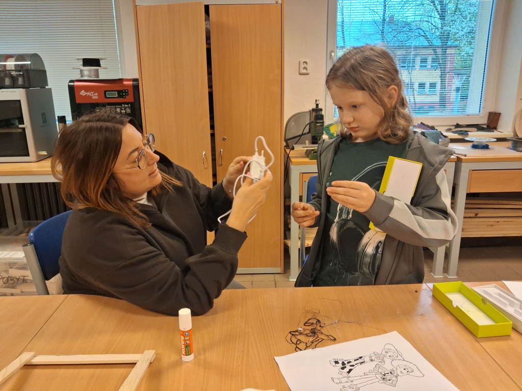 f573bd43-6d08-433d-b383-f287910f6371.jfif