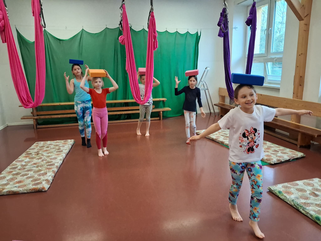 12cca28b-8fb7-42b6-aec2-95b69566f274.jfif